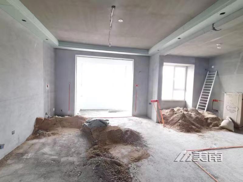 000251中铁电梯高层117平米,水电已改,阳台厨房卫生间已铺瓷砖,南北通透采光好,仅售75万