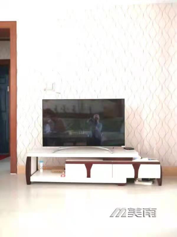 东苑小区2楼,精装三室,看中价还可议
