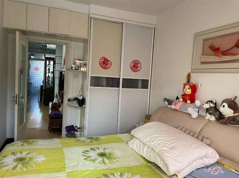 粮建小区四楼三室两厅一卫,玉皇45万