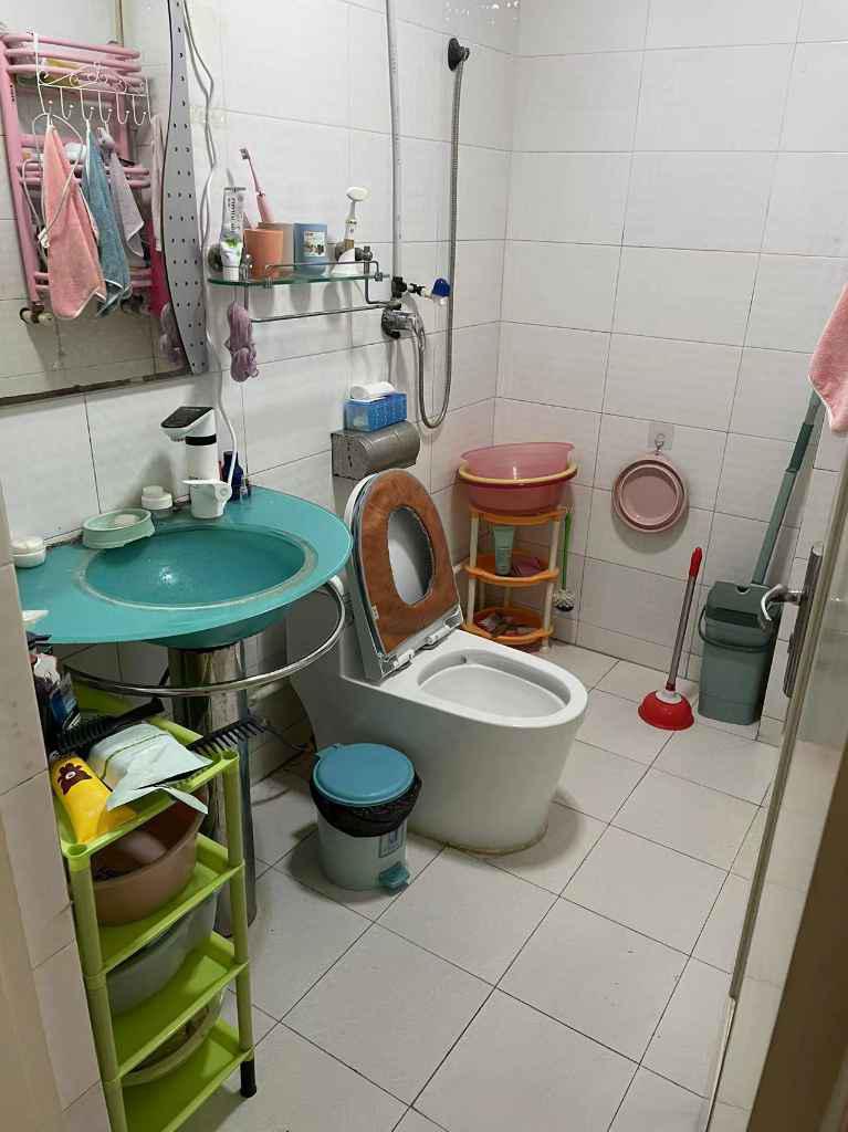 粮建小区四楼三室两厅一卫,玉皇45万