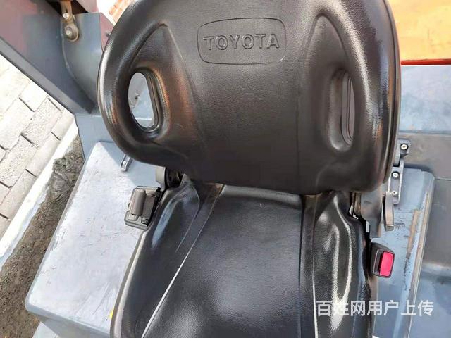 原版原漆丰田倾翻叉大5吨叉车