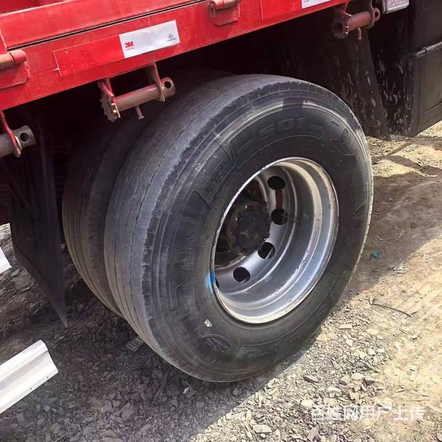 转让二手福田欧曼ETX高栏车8.6米国五245马力