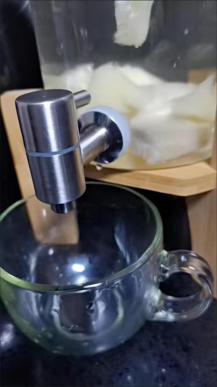 高硼硅玻璃凉水壶带龙头大容量,可以泡酒,可以调酒