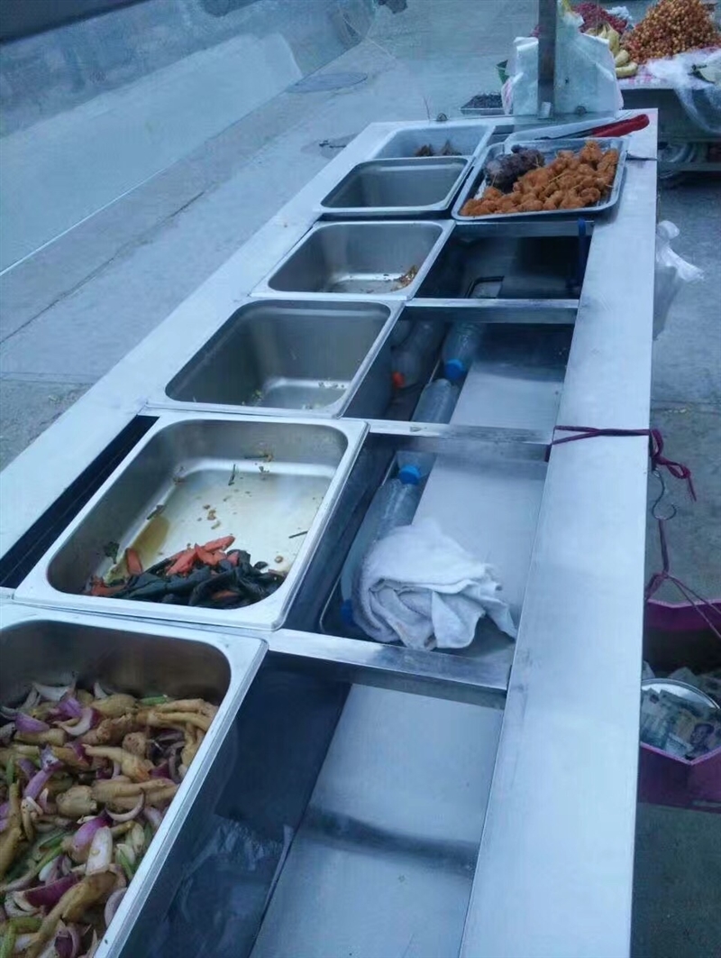 闲置快餐车出售。九成新。
