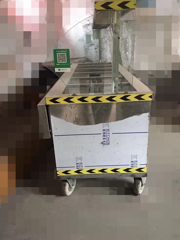 闲置快餐车出售。九成新。