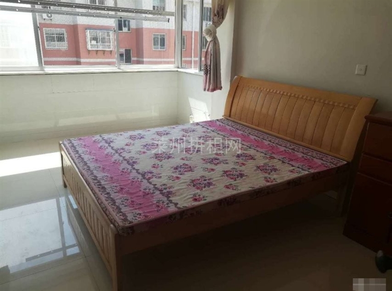 百家福,叶县公园附近,坊苑东区,精装修,带家具家电拎包入住