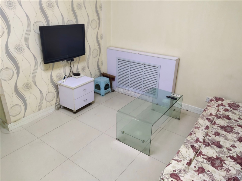 城东,新一中对面,精装电梯房,带家具家电,拎包入住