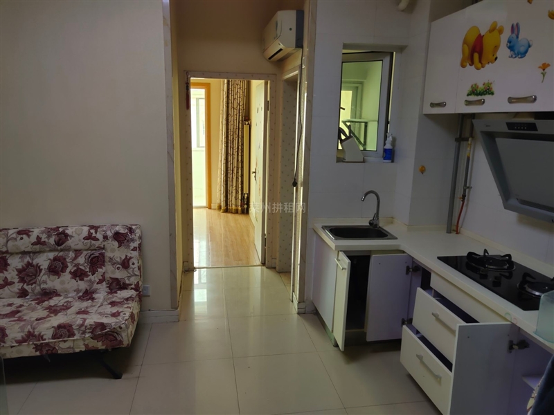 城东,新一中对面,精装电梯房,带家具家电,拎包入住