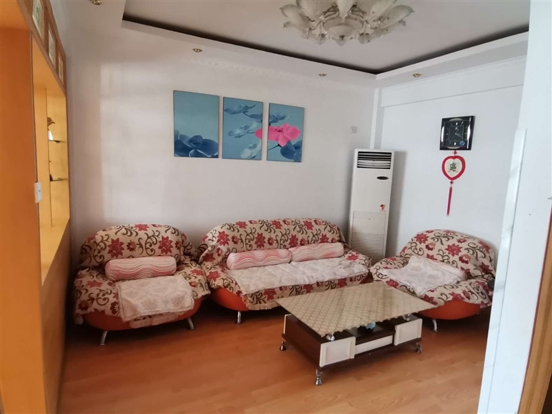 永安公寓  框架结构地暖  楼下是市场  购物方便