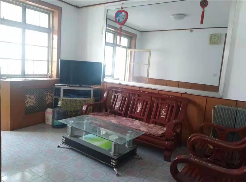 双语学校附近低楼层!