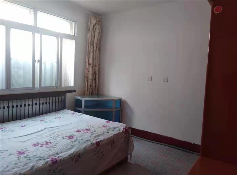 双语学校附近低楼层!