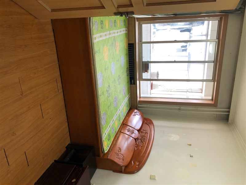 市中心,鼓楼街附近,精装低楼层,带家具家电,拎包入住