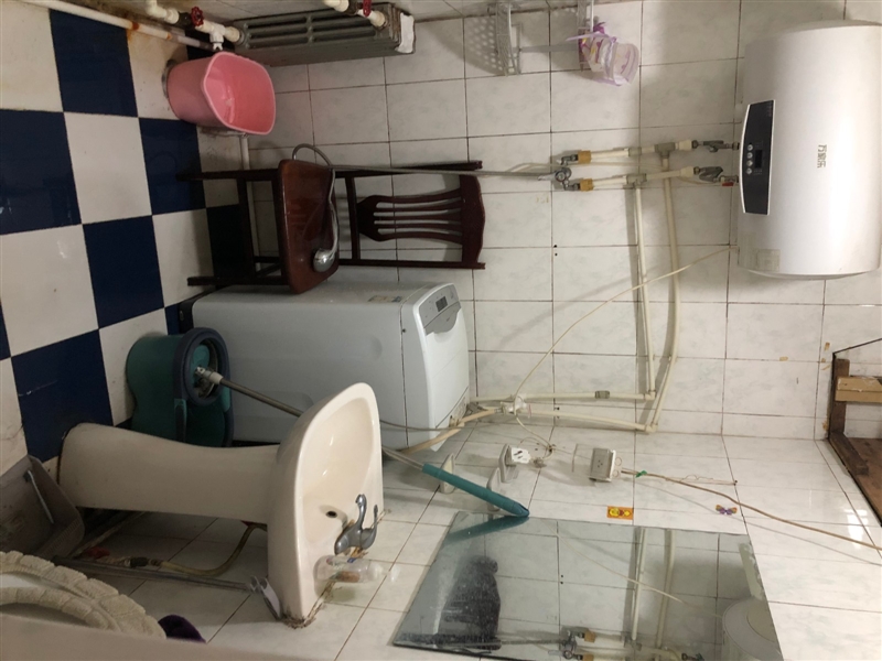 市中心,鼓楼街附近,精装低楼层,带家具家电,拎包入住