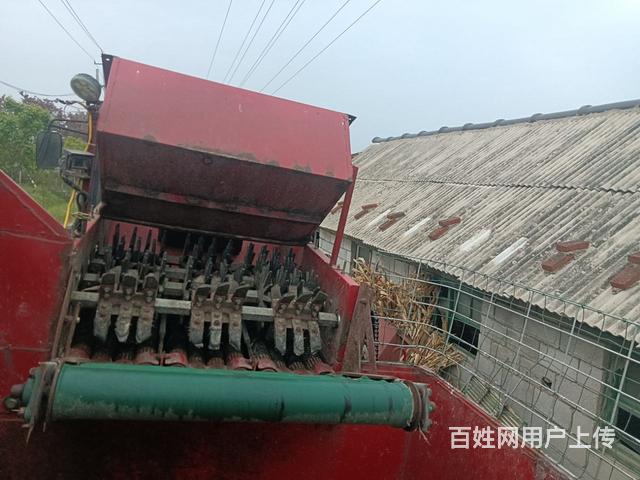 15精品春雨二行玉米收割机