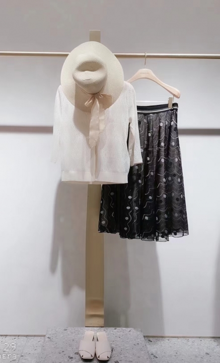 声雨竹高端女装诚聘导购员 销售顾问