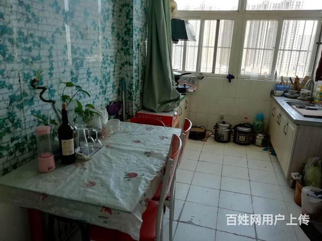 西山路精装二室一厅南北通透阁楼急售39.8万