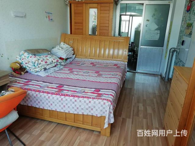 西山路精装二室一厅南北通透阁楼急售39.8万