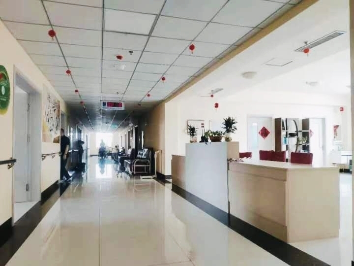 大型养老服务中心 常年招收需要照顾的老人 诚聘护工