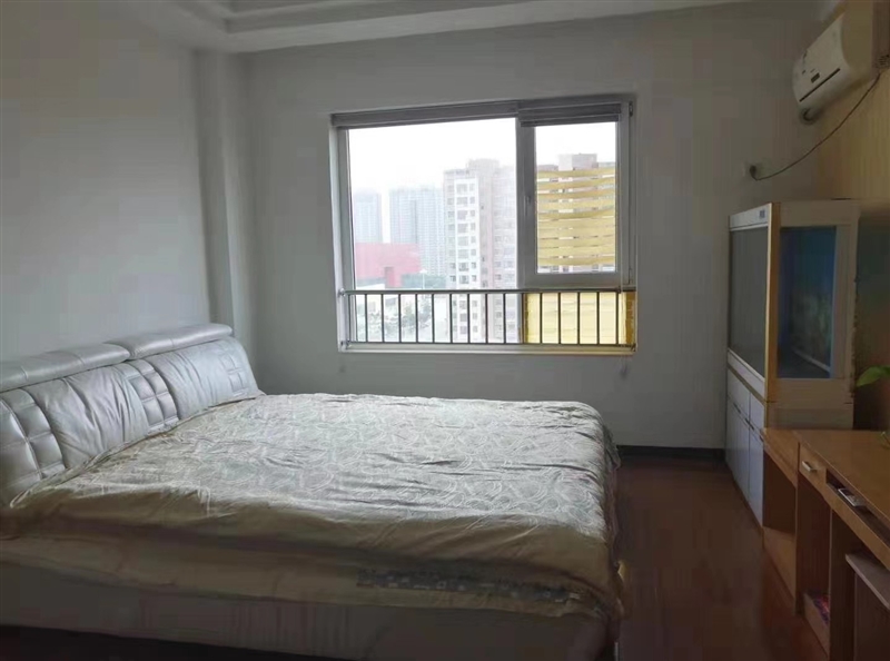 科技广场附近,宏亭大厦,一室精装电梯公寓,南向,拎包入住