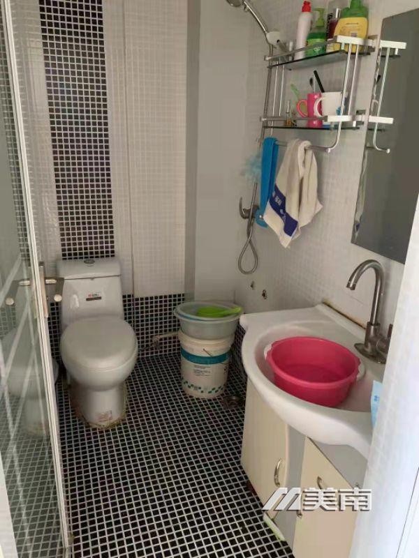 明珠园西区 五楼1200拎包入住