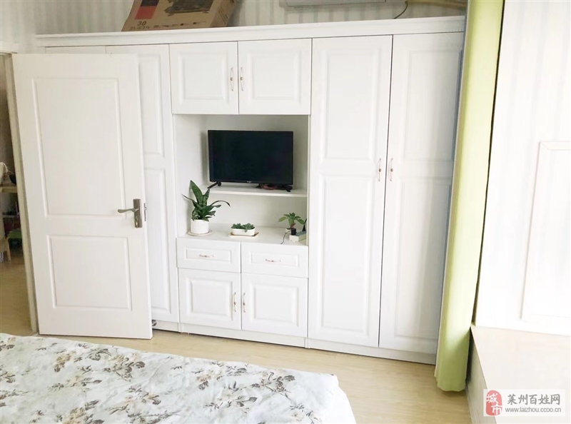 翔龙云海新房首租!1室1厅1卫2400元/月