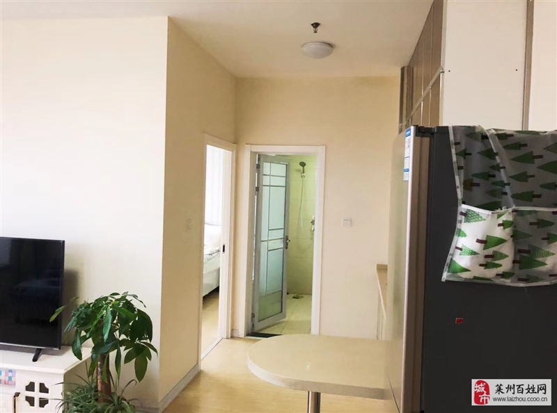 翔龙云海新房首租!1室1厅1卫2400元/月