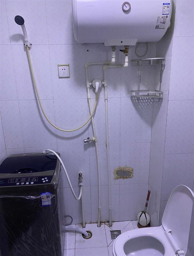 府东苑1室1厅1卫1000元/月