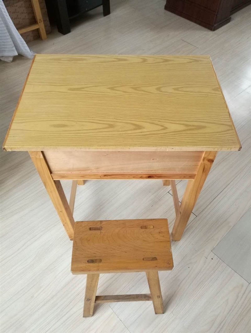 出售全新学习桌凳