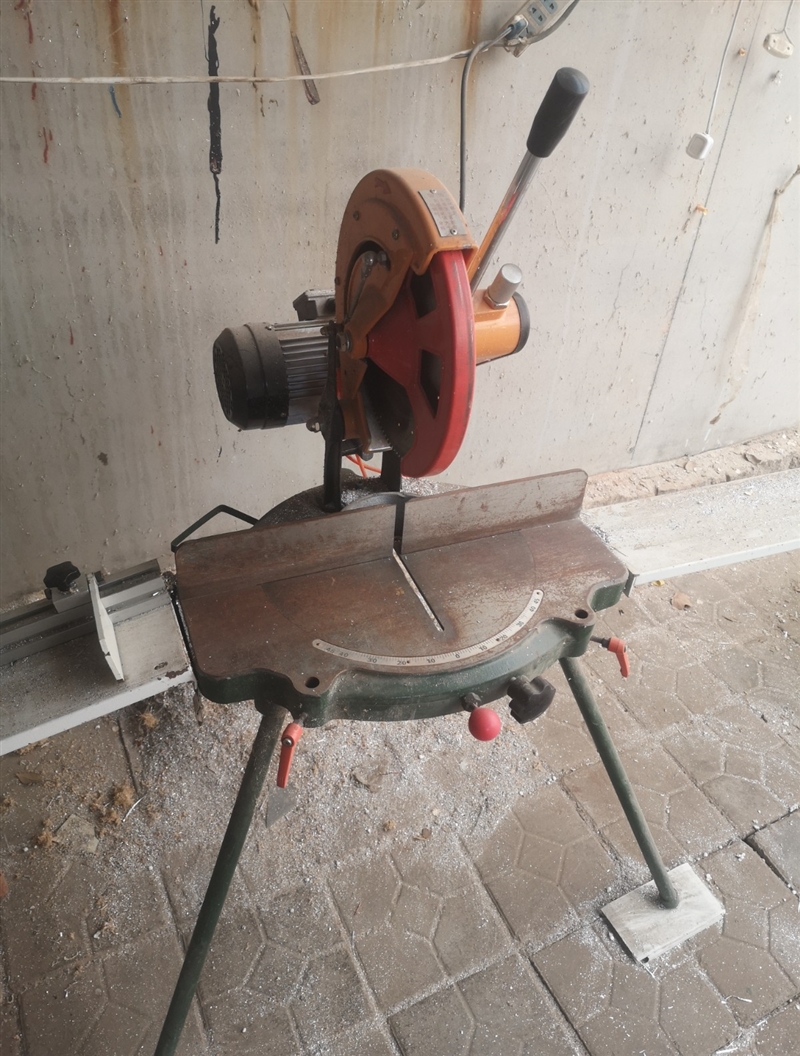 便宜出售铝合金加工设备，小型封边机