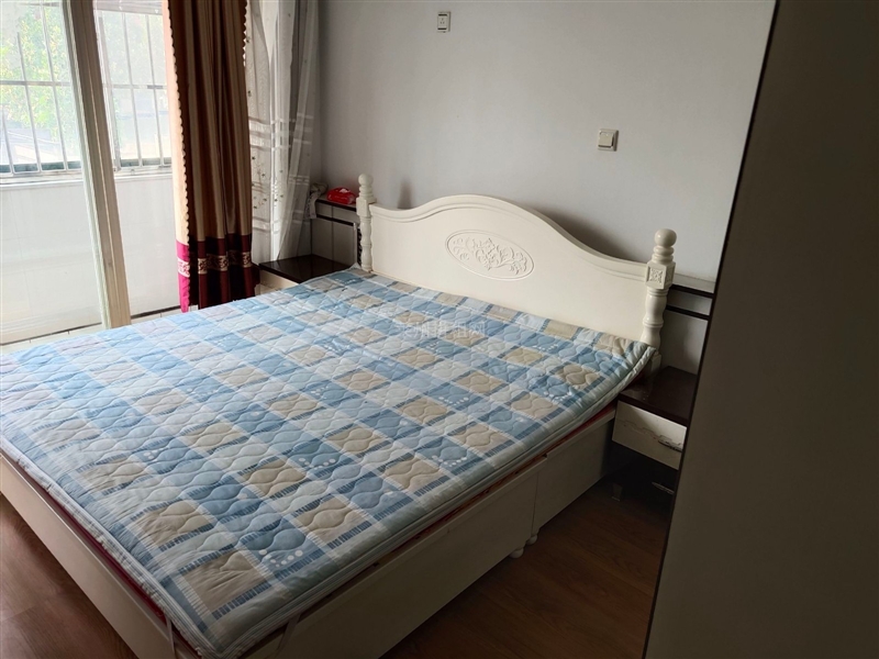 双语附近,叶县公园附近,精装低楼层,带家具家电,拎包入住