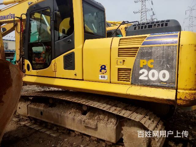 低价出售原装小松200、220、240等二手挖掘机