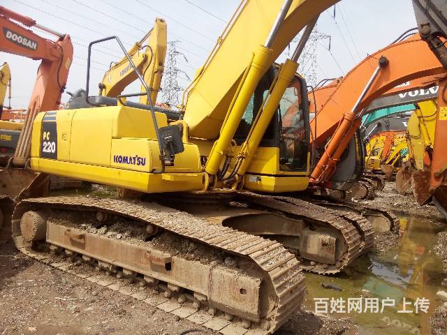 低价出售原装小松200、220、240等二手挖掘机