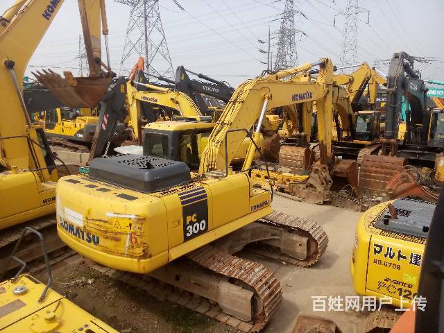 低价出售原装小松200、220、240等二手挖掘机
