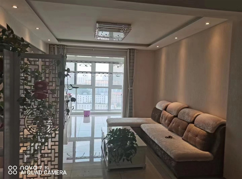 半岛龙庭电梯房出租!