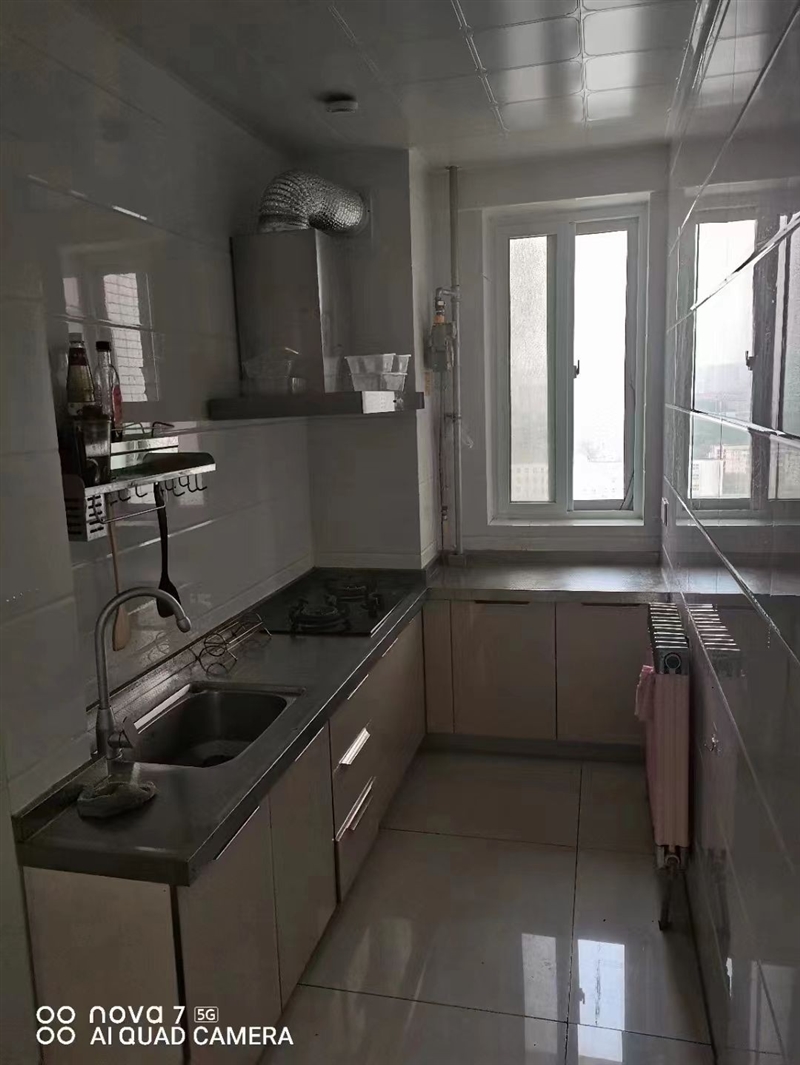 半岛龙庭电梯房出租!