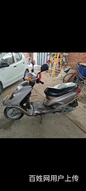 雅马哈摩托车
