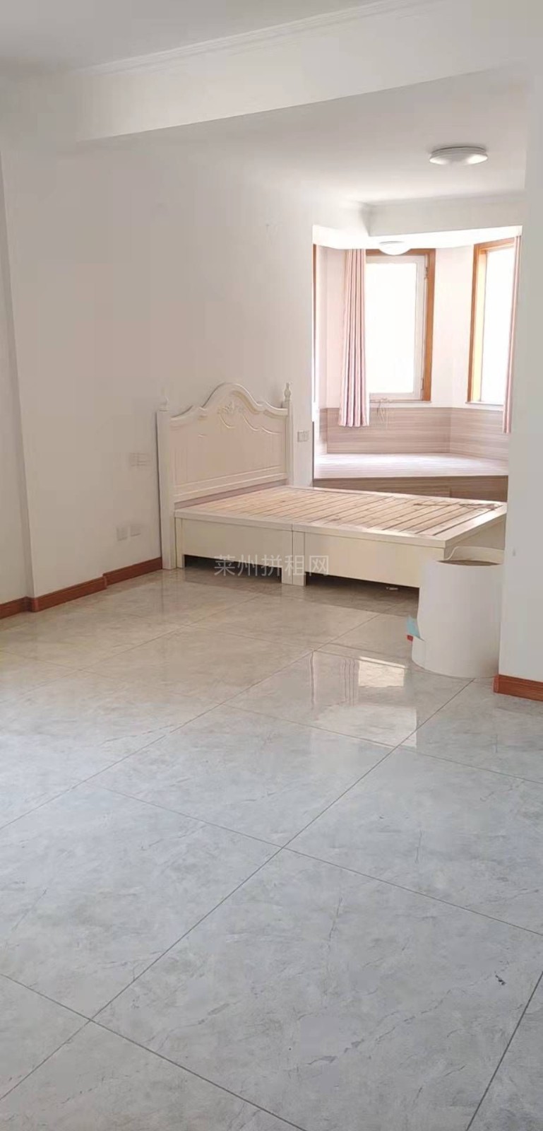 城南,一楼带院,精装修,带家具家电,拎包入住