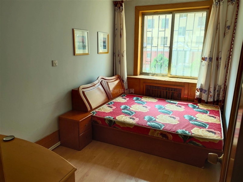 教育路小区,精装一楼,带家具家电,拎包入住