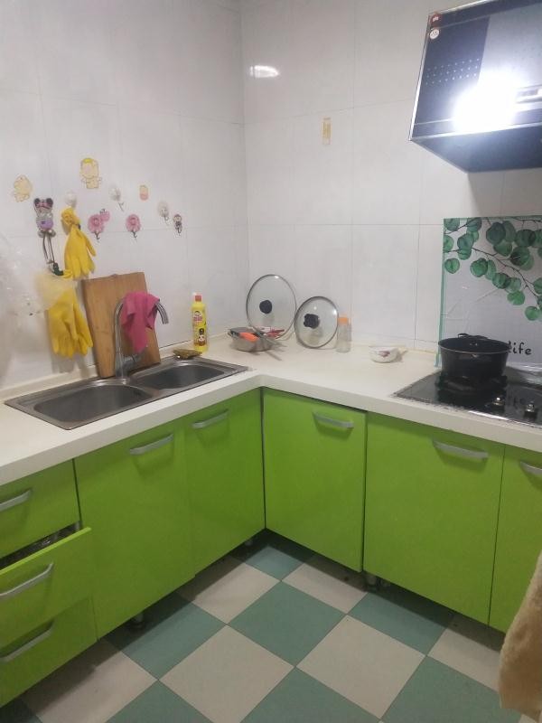 嘉乐园6楼出租!