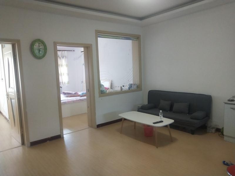 嘉乐园6楼出租!