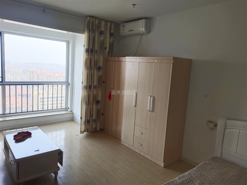 可短租,利群斜对面,精装修,带家具家电,拎包入住