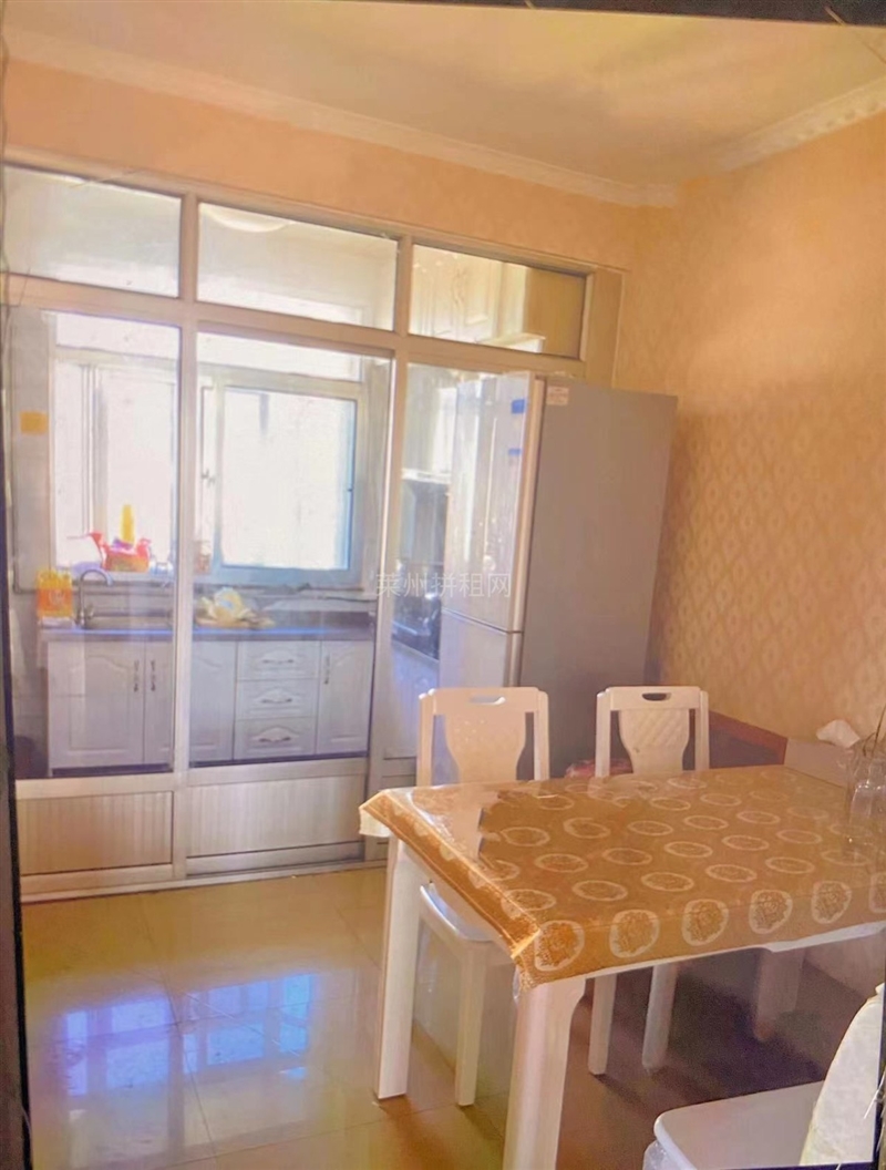 市中心利群对面,府西街,精装修,带家具家电,拎包入住