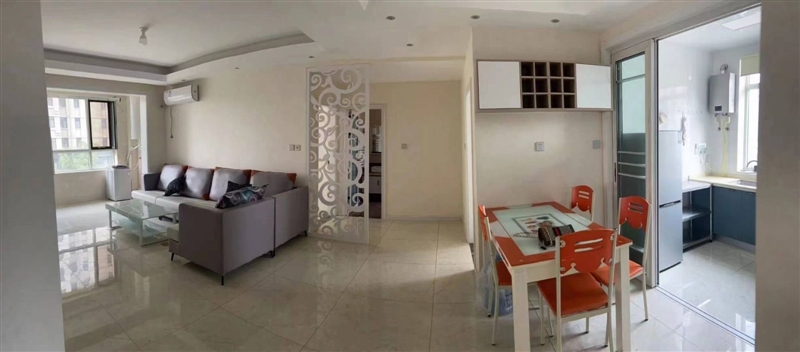 掖县公园附近,三室两厅精装电梯房,南北通透拎包入住