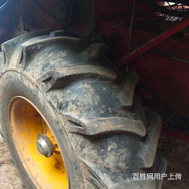 福田雷沃GE40小麦收割机