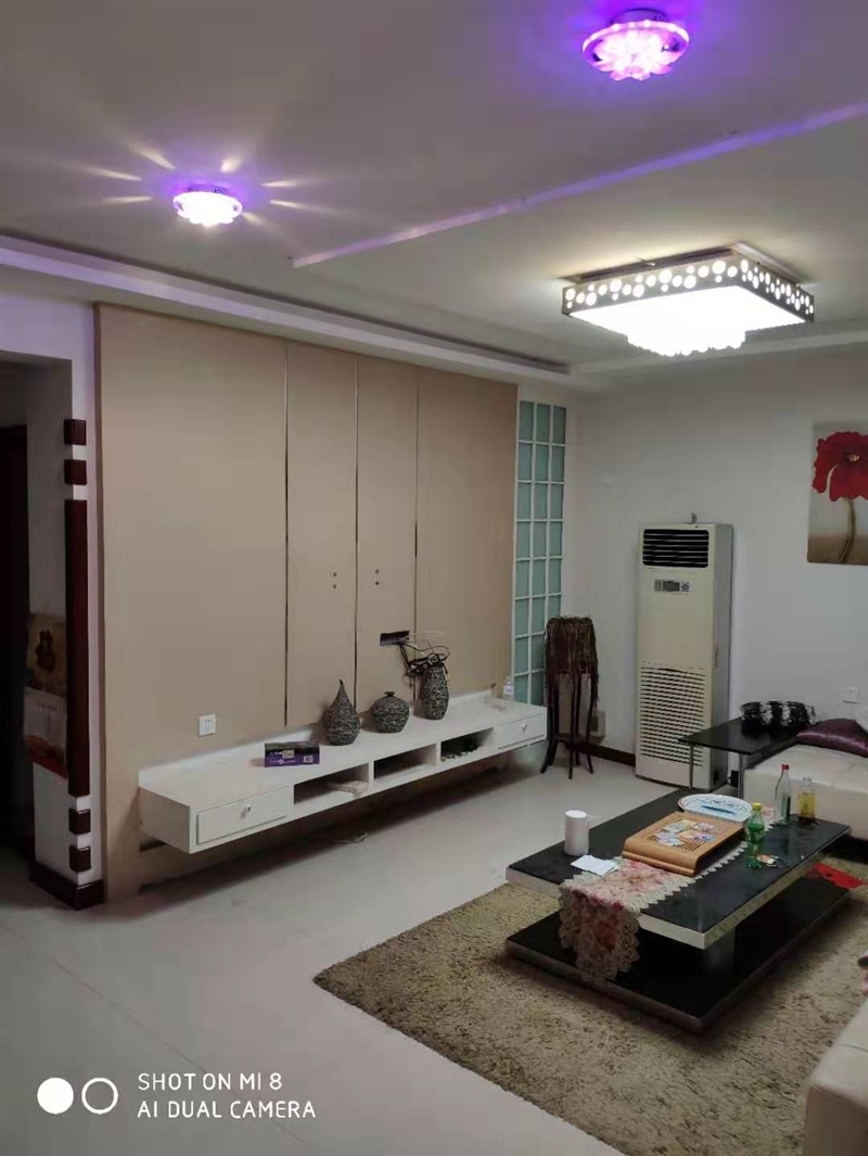 双语附近,三室两厅两卫精装中层,南北通透拎包