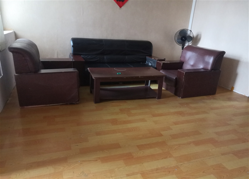 新一中东明德嘉苑电梯房出租