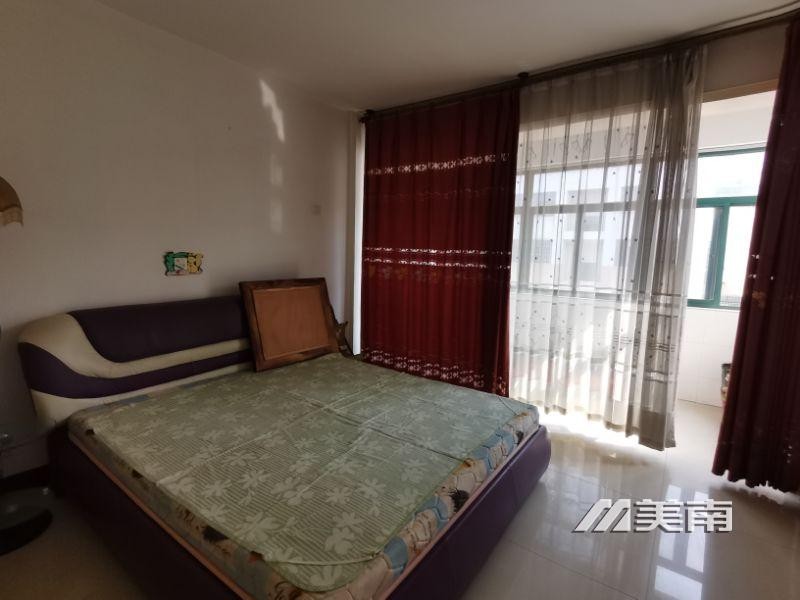 3文峰中学学区,艺苑小区,三卧朝阳,全明户型,仅售55万
