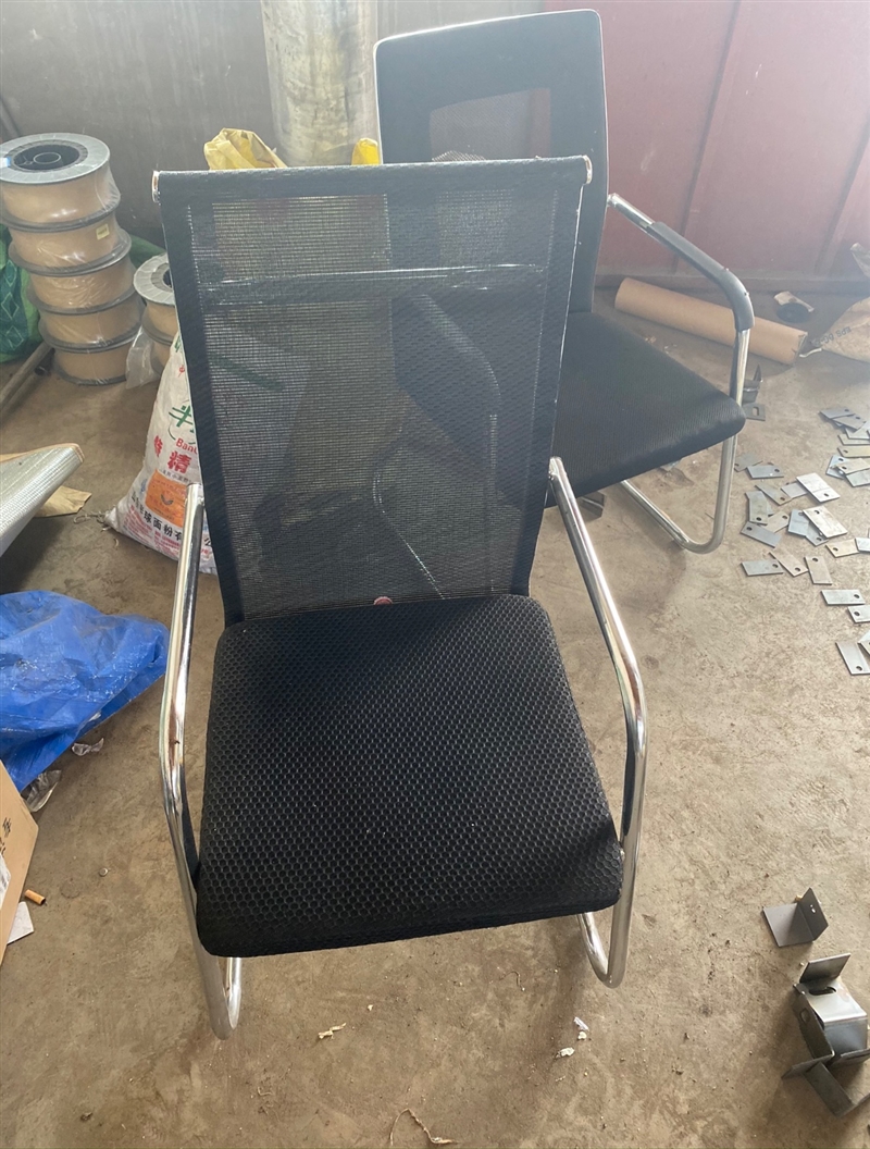 刚买了一个月的工业电扇,椅子出售!!