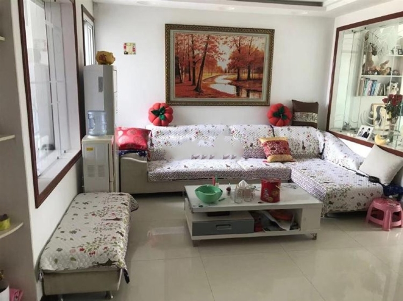 城南三室两厅精装步梯低层,临近文泉学校,拎包入住,好停车