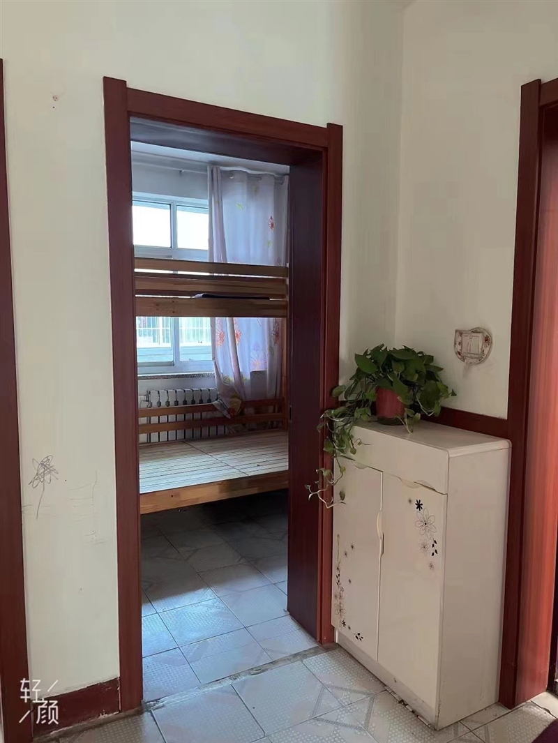 二小附近,北小区,精装低楼层,带家具家电,拎包入住